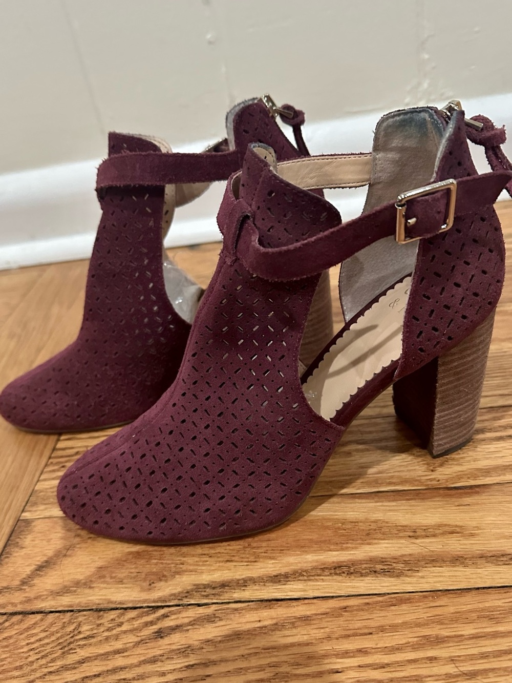 crown & ivy Burgundy Suede Perforated Cutout Block Heel Ankle Booties